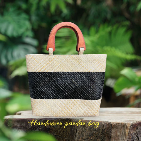 ISLA Tote Bag in Black and Natural Combo. Black contrast in the middle.